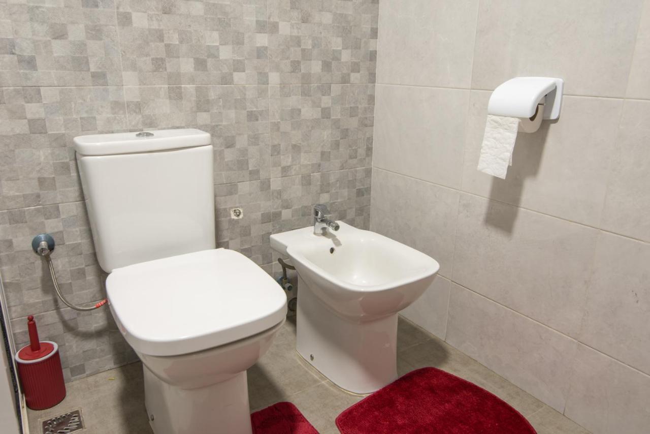 Adam's Apartments,self Checkin 6 Mins To Downtown Fiber Optic Wifi Free Parking Same Rules As *